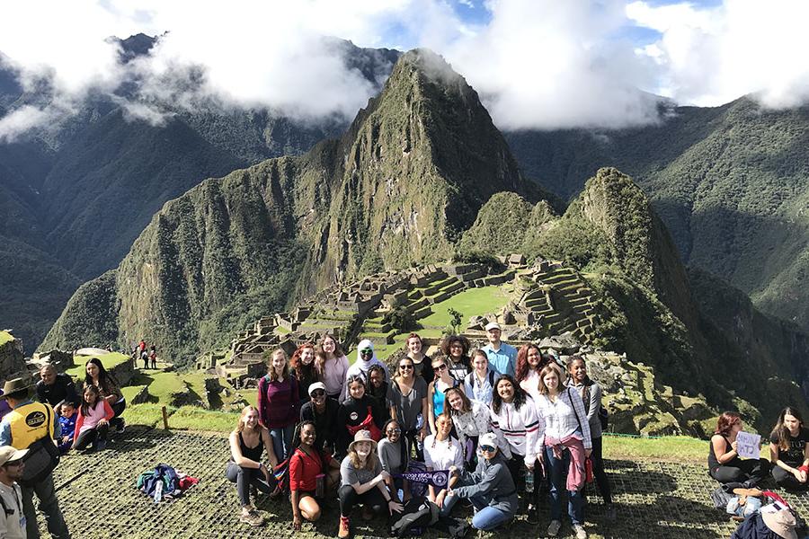 Group photo of students in Peru